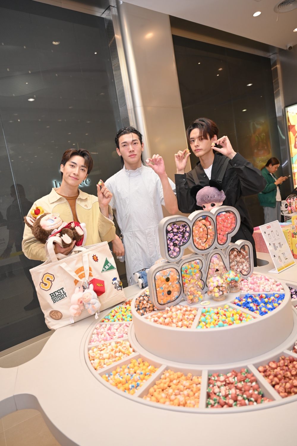 Pop Mart Central Westgate, จัดงานอีเว้นต์สุดยิ่งใหญ่, ศูนย์การค้าเซ็นทรัล เวสต์เกต, ช็อปปิ้งมอลล์ที่ใหญ่ที่สุดในโซนตะวันตก, คุณศิริพร แผลงจันทึก, ดาว - พิมพ์ทอง วชิราคม