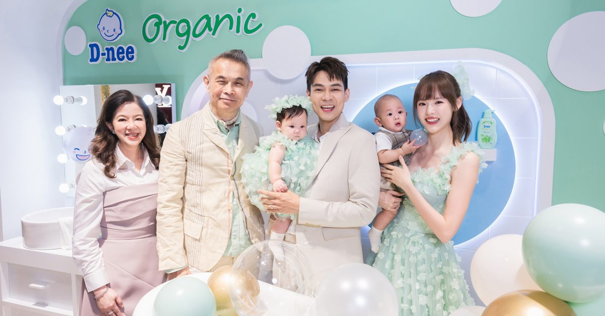 D-nee แบรนด์เด็กอันดับ 1, พรีเซนเตอร์ครอบครัวใหม่, แดน วรเวช, แพทตี้ อังศุมาลิน, ลูกแฝด, น้องลิกก้า–น้องโรร่า, บริษัท นีโอ คอร์ปอเรท จำกัด (มหาชน), พรีเซนเตอร์ใหม่